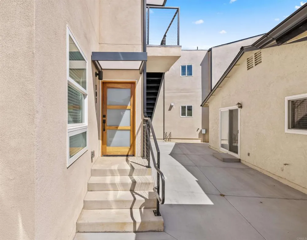 2409 Fleetwood Street San Diego, CA 92111