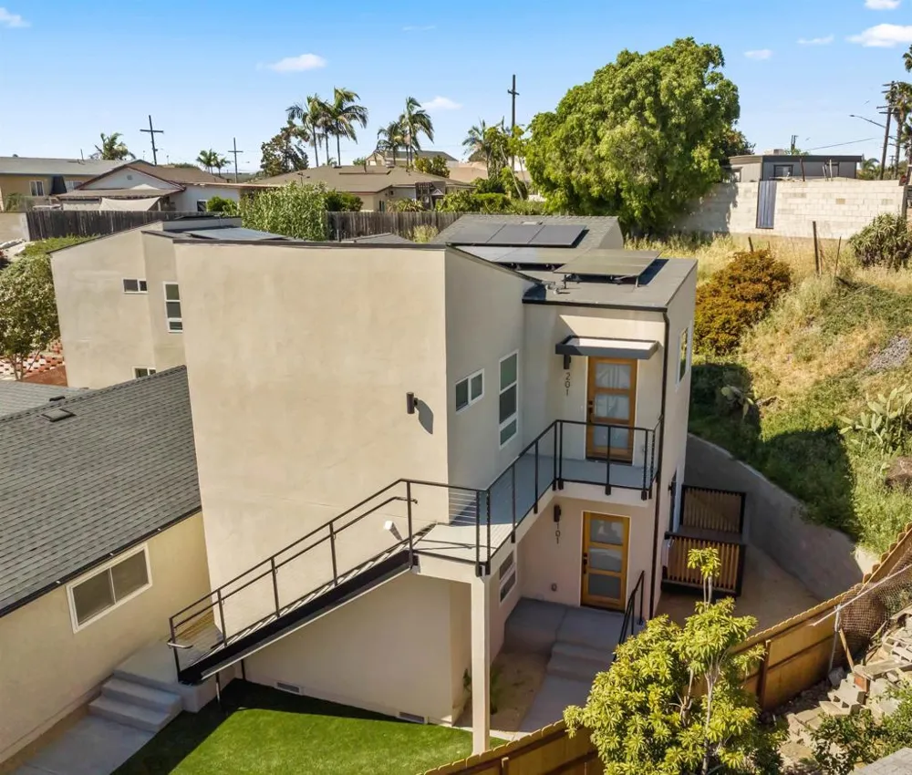 2409 Fleetwood Street San Diego, CA 92111