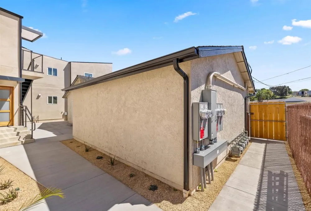 2409 Fleetwood Street San Diego, CA 92111
