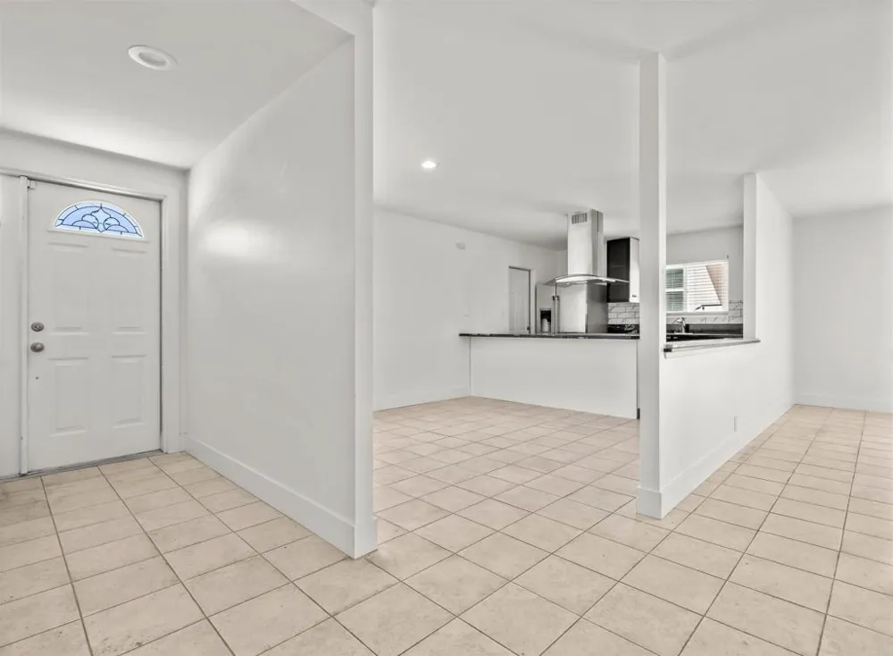 2409 Fleetwood Street San Diego, CA 92111