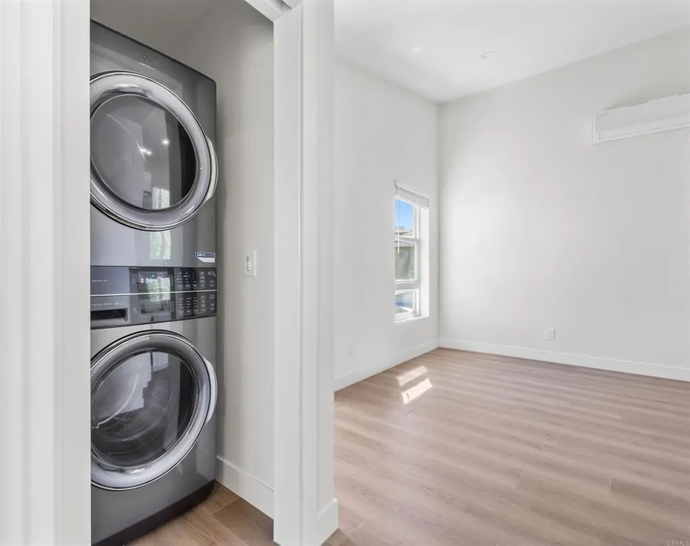 2409 Fleetwood Street San Diego, CA 92111