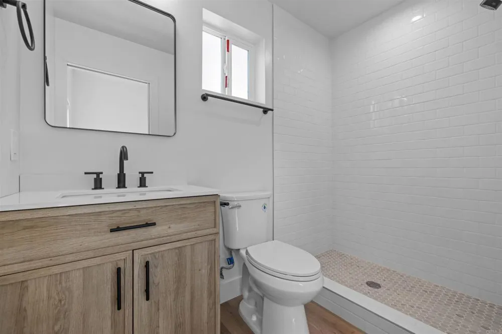 2409 Fleetwood Street San Diego, CA 92111