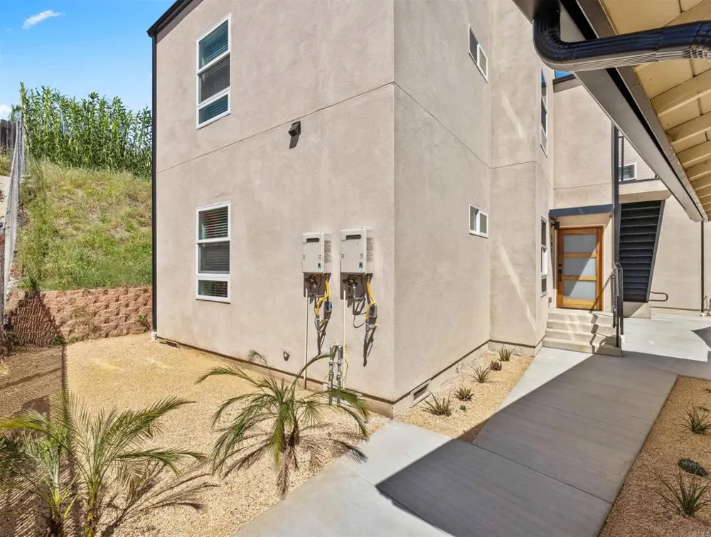2409 Fleetwood Street San Diego, CA 92111