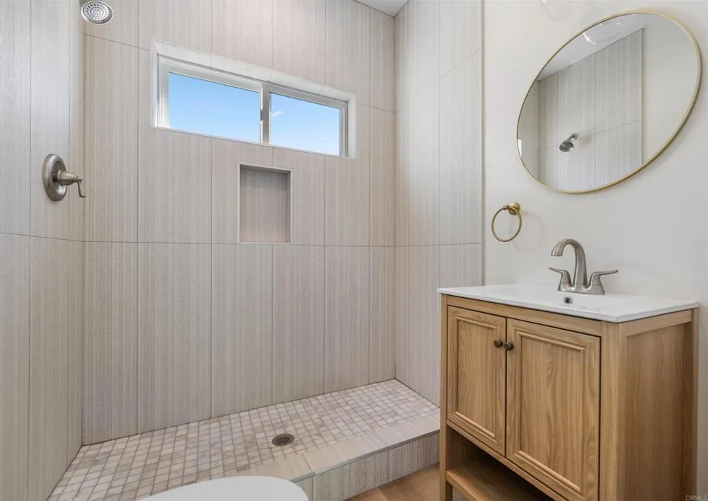 2409 Fleetwood Street San Diego, CA 92111
