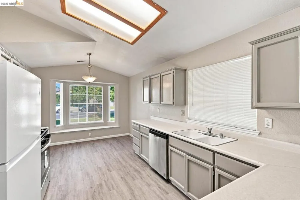 2008 Gordon Verner CIR Stockton, CA 95206