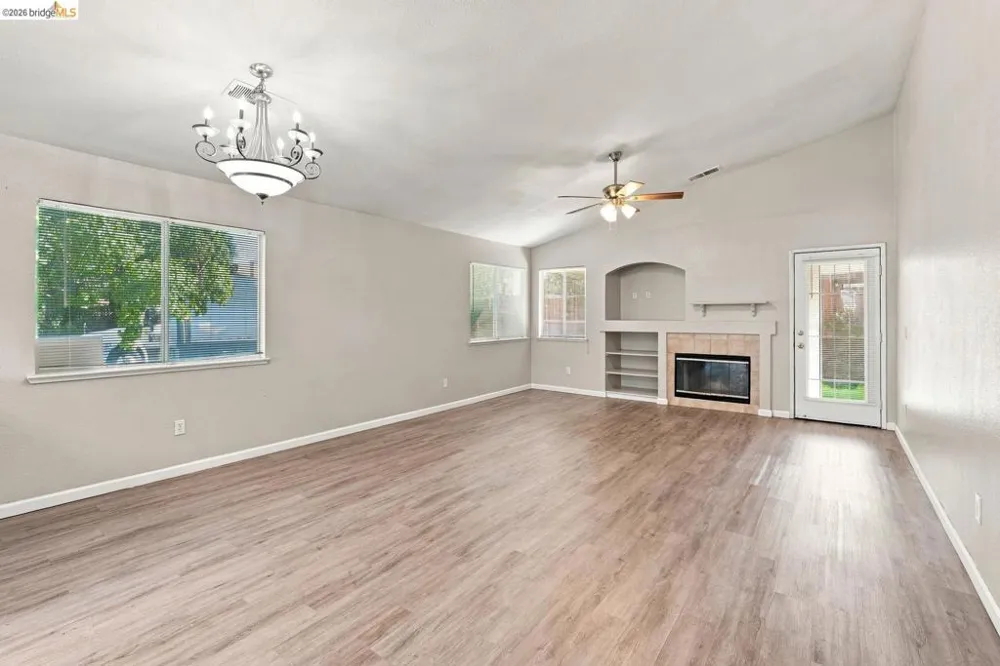 2008 Gordon Verner CIR Stockton, CA 95206