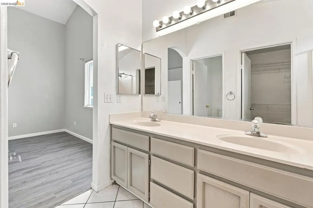 2008 Gordon Verner CIR Stockton, CA 95206
