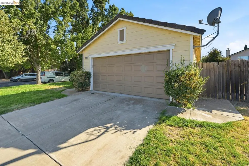 2008 Gordon Verner CIR Stockton, CA 95206