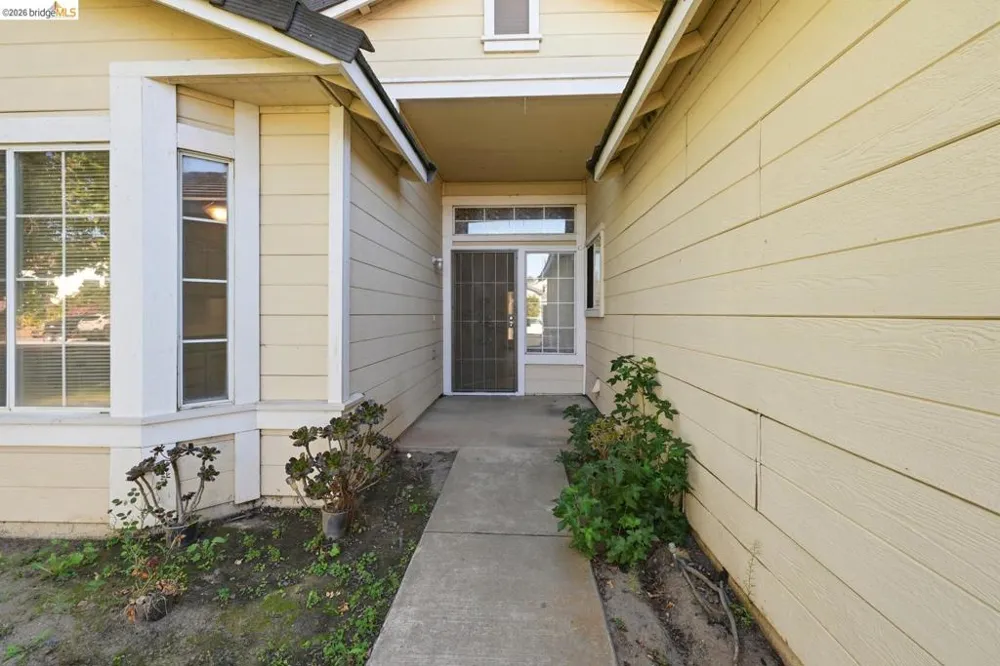 2008 Gordon Verner CIR Stockton, CA 95206