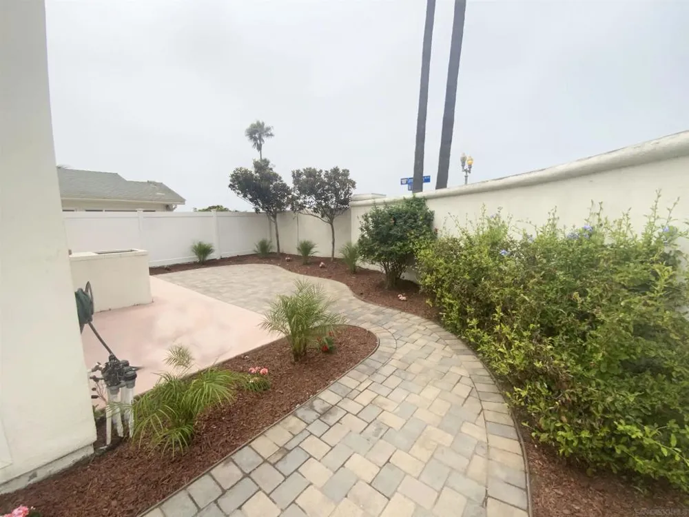 44 Half Moon Bnd Coronado, CA 92118