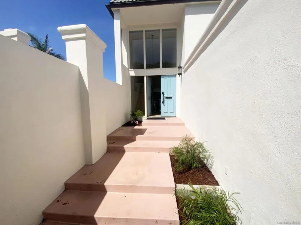 44 Half Moon Bnd Coronado, CA 92118