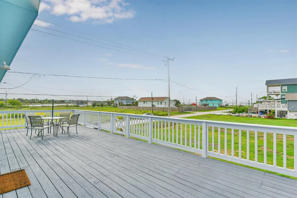 1004 20th Street Dickinson, TX 77539