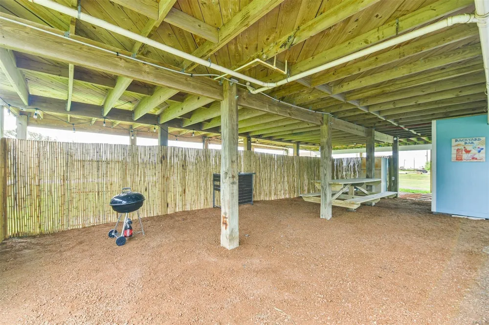 1004 20th Street Dickinson, TX 77539