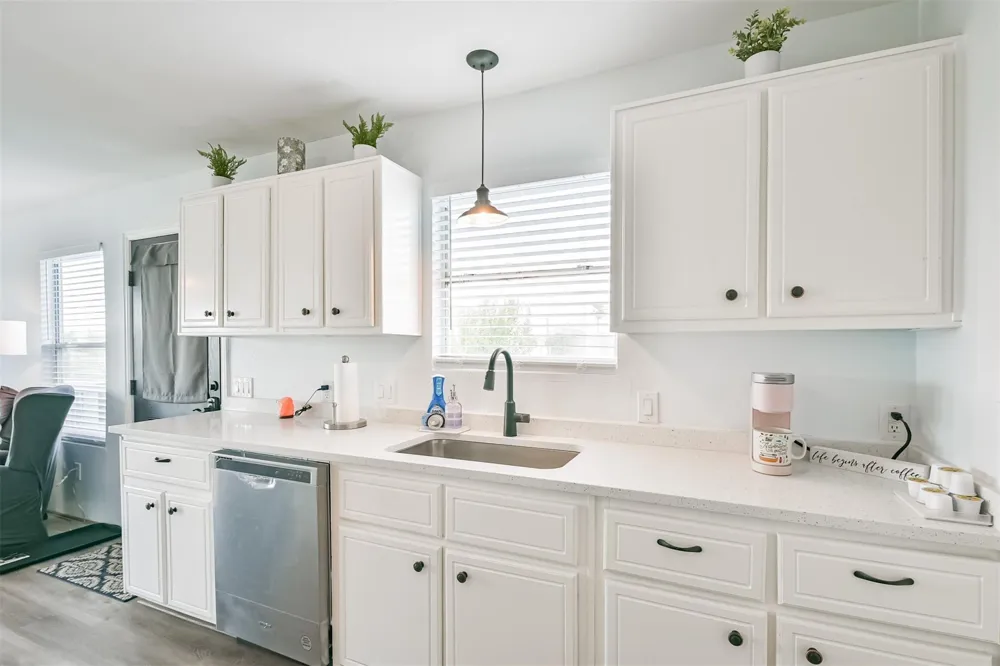1004 20th Street Dickinson, TX 77539