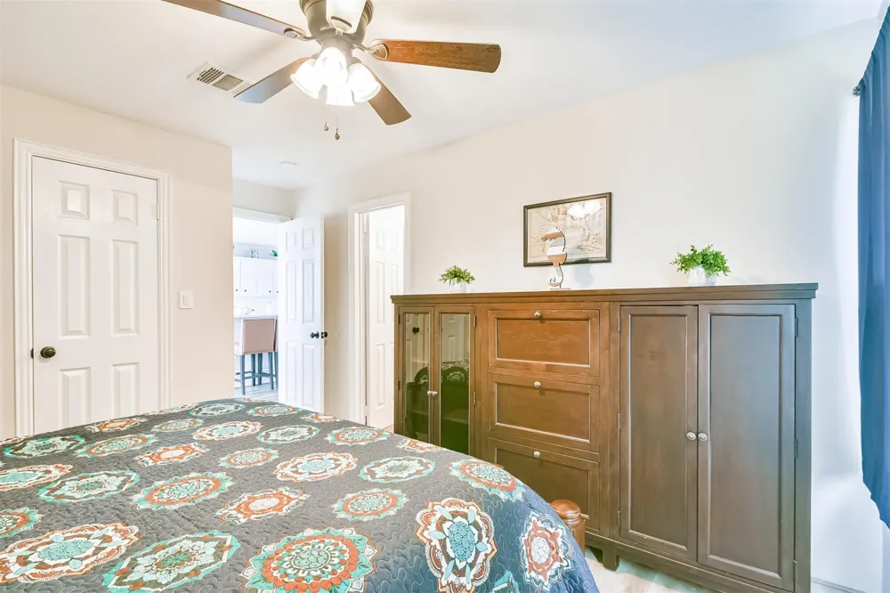 1004 20th Street Dickinson, TX 77539