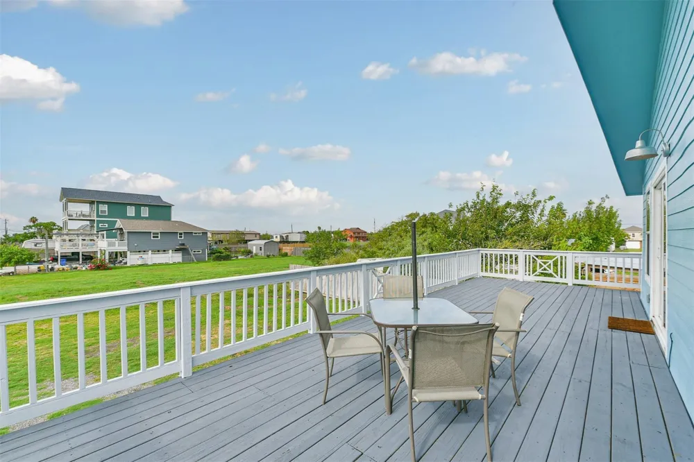 1004 20th Street Dickinson, TX 77539