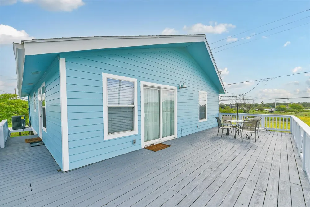 1004 20th Street Dickinson, TX 77539