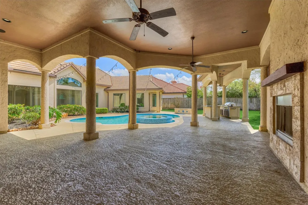 25 Post Shadow Estate Drive Spring, TX 77389