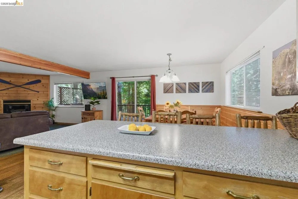 28525 S Stan Ct Strawberry, CA 95375