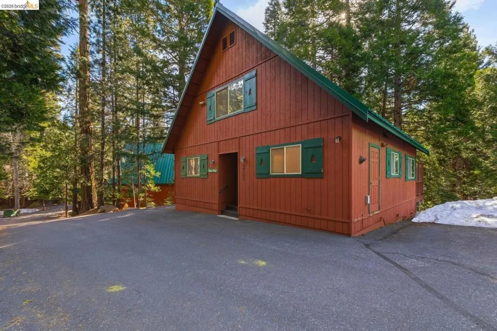 28525 S Stan Ct Strawberry, CA 95375