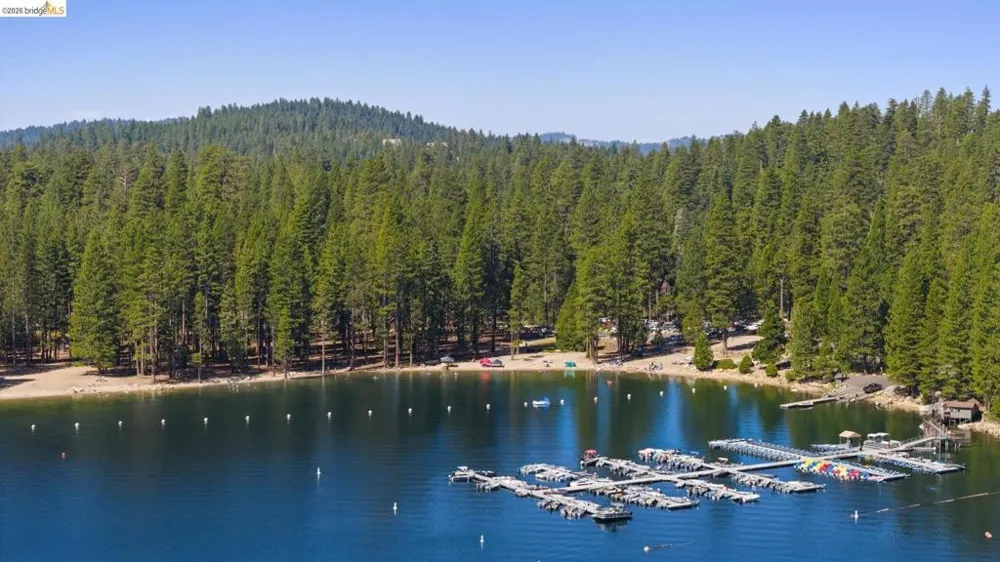 28525 S Stan Ct Strawberry, CA 95375