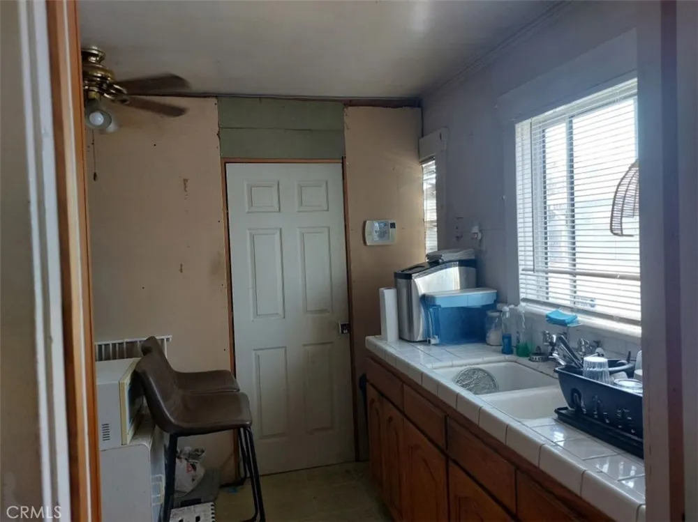 6410 7th Los Angeles, CA 90043
