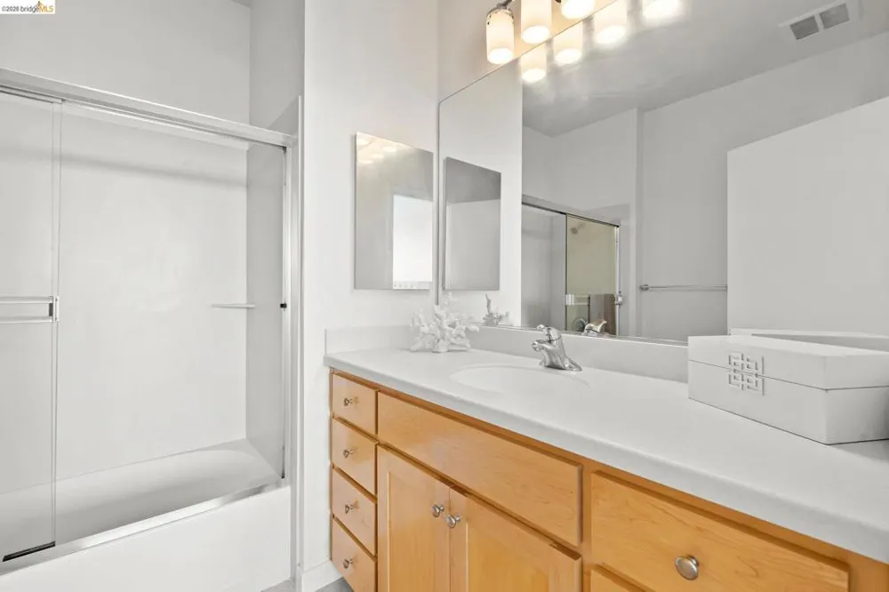 1780 12TH ST Oakland, CA 94607