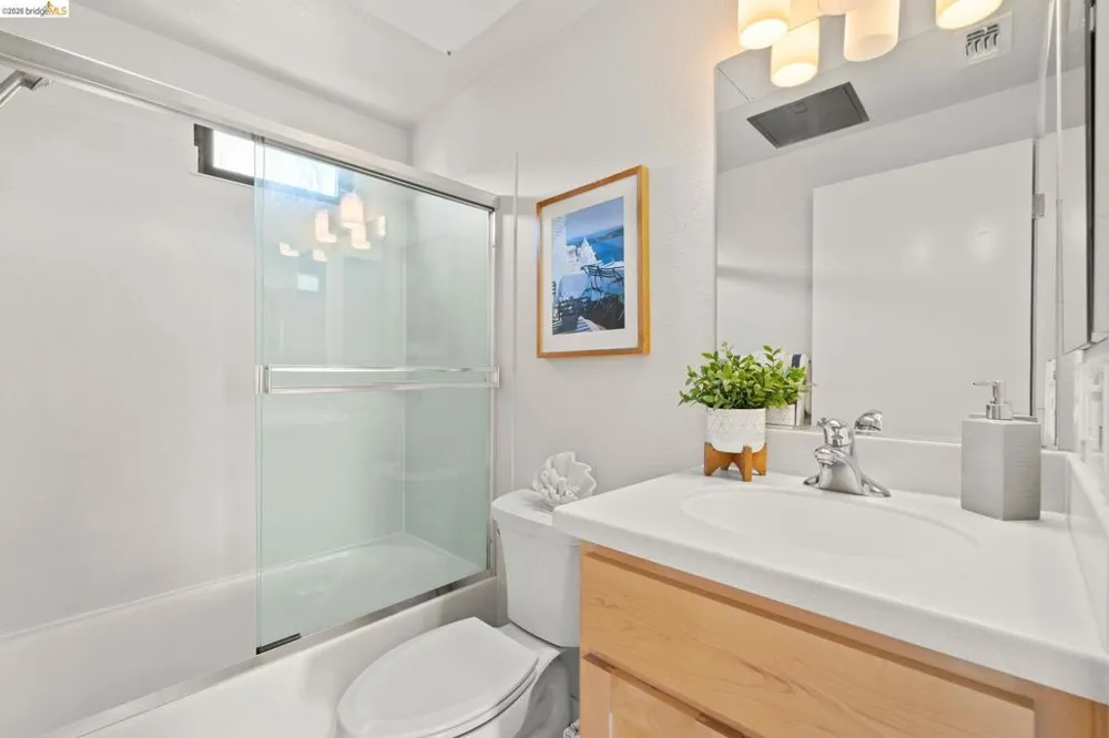 1780 12TH ST Oakland, CA 94607