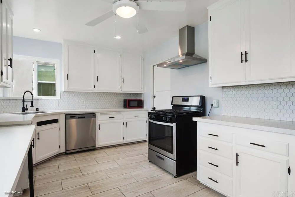 4250 Blackton Drive La Mesa, CA 91941