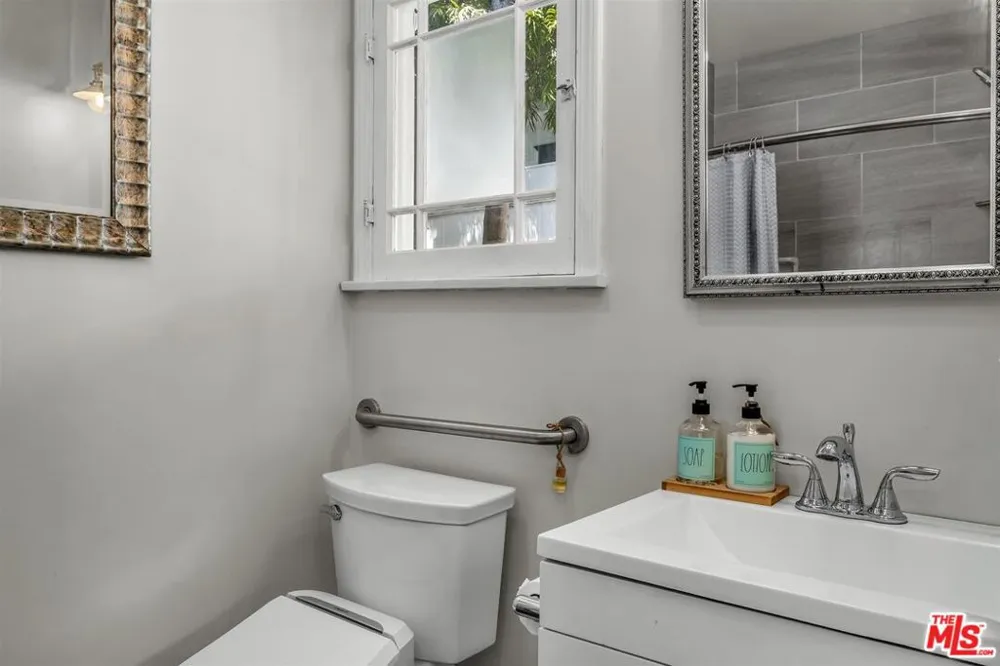 853 22nd Street Santa Monica, CA 90403