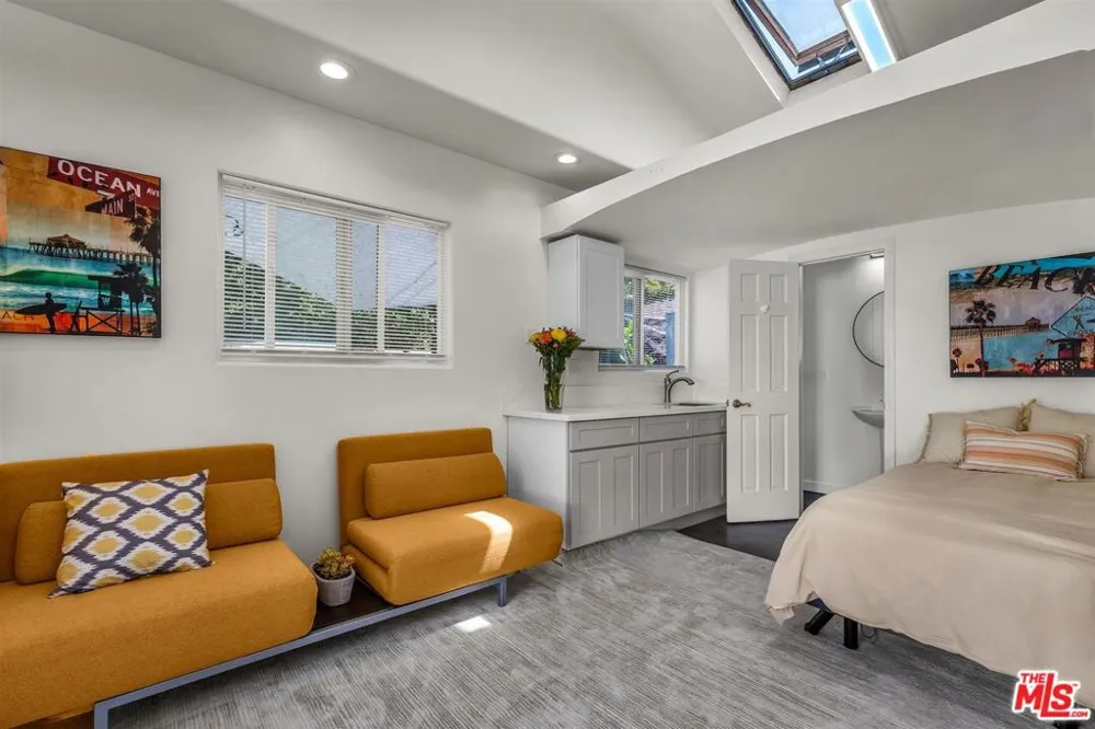 853 22nd Street Santa Monica, CA 90403