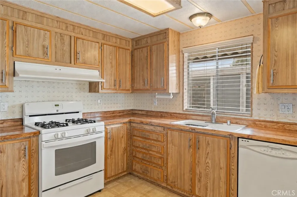 1425 Lodgepole Hemet, CA 92545