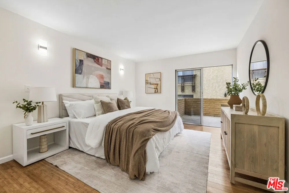 5600 Kensington Way #105 Culver City, CA 90230
