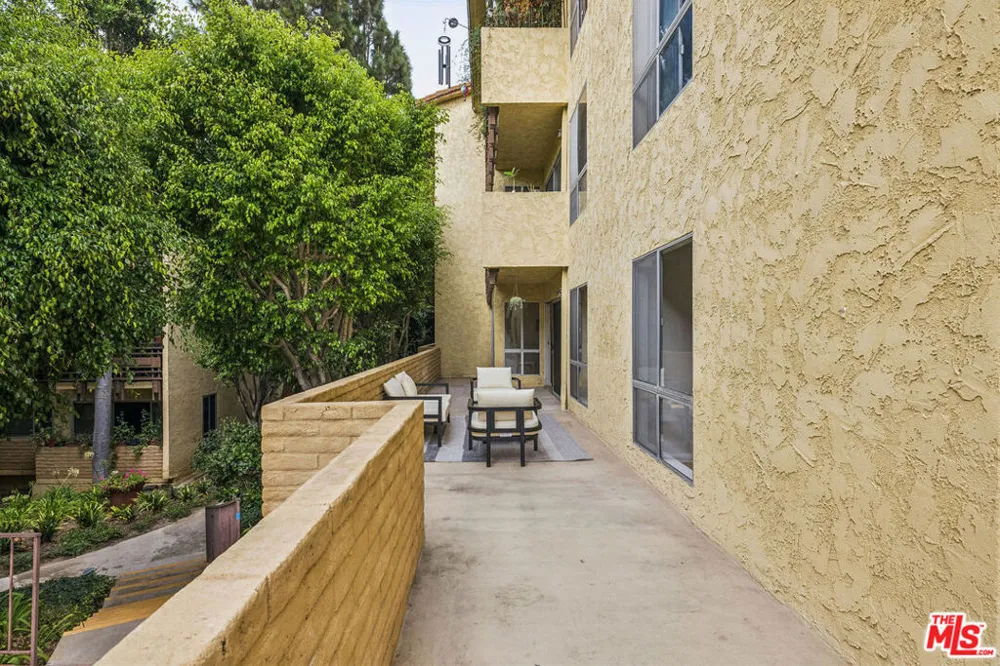 5600 Kensington Way #105 Culver City, CA 90230