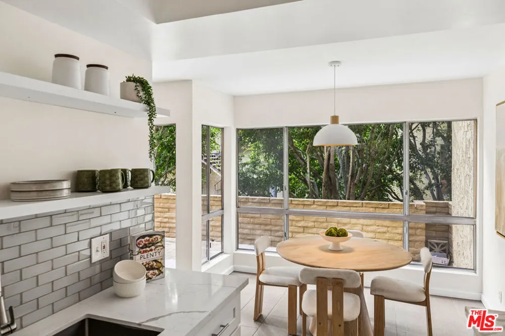 5600 Kensington Way #105 Culver City, CA 90230