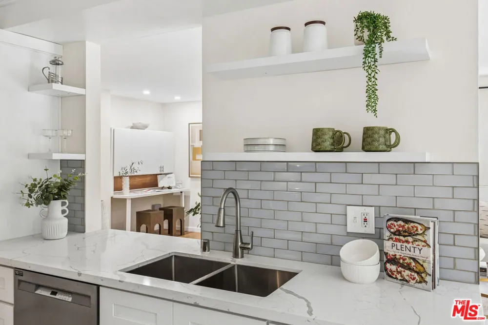 5600 Kensington Way #105 Culver City, CA 90230