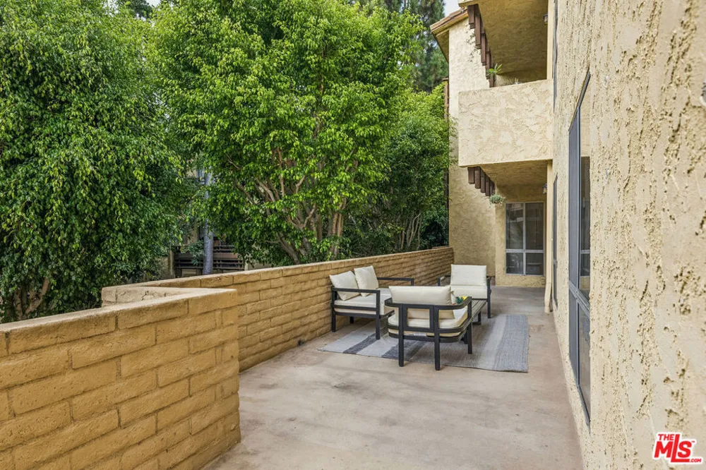 5600 Kensington Way #105 Culver City, CA 90230