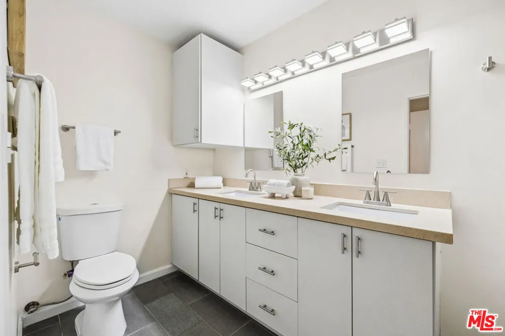 5600 Kensington Way #105 Culver City, CA 90230