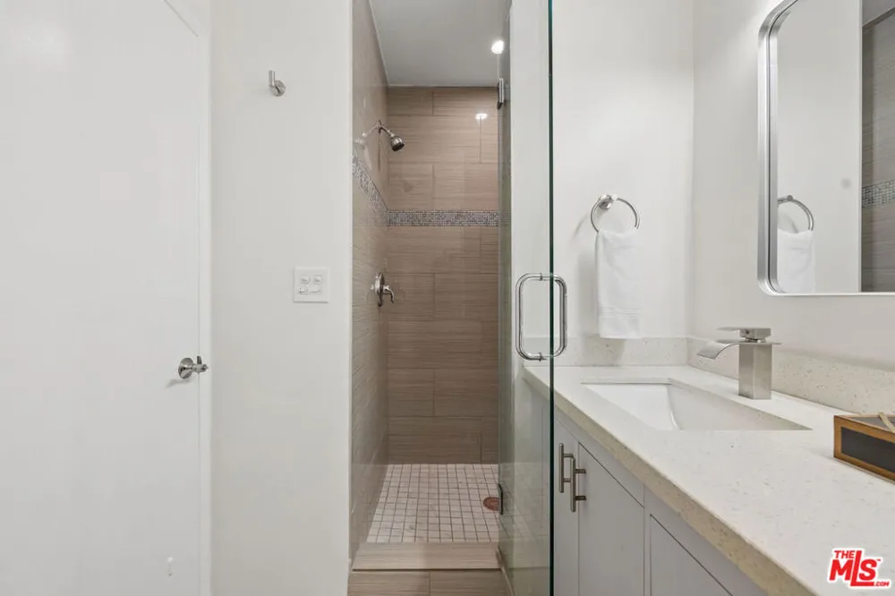 5600 Kensington Way #105 Culver City, CA 90230