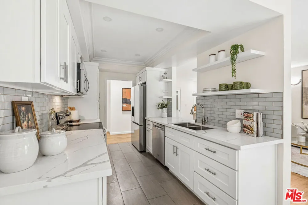 5600 Kensington Way #105 Culver City, CA 90230