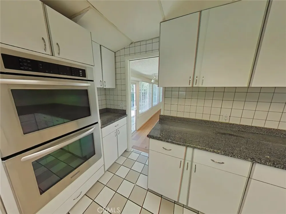 1827 Oakwood Glendale, CA 91208