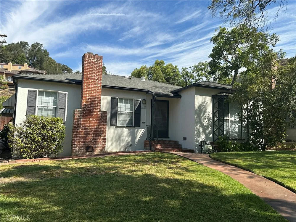 1827 Oakwood Glendale, CA 91208