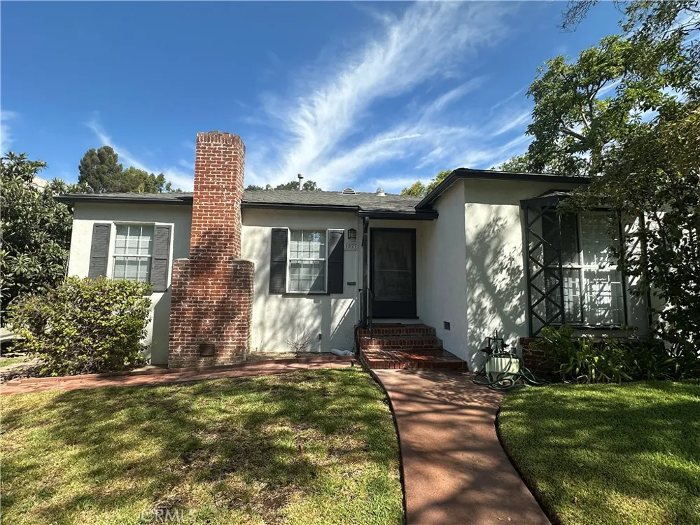 1827 Oakwood Glendale, CA 91208