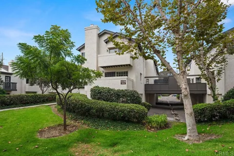 1235 River Glen Row #79