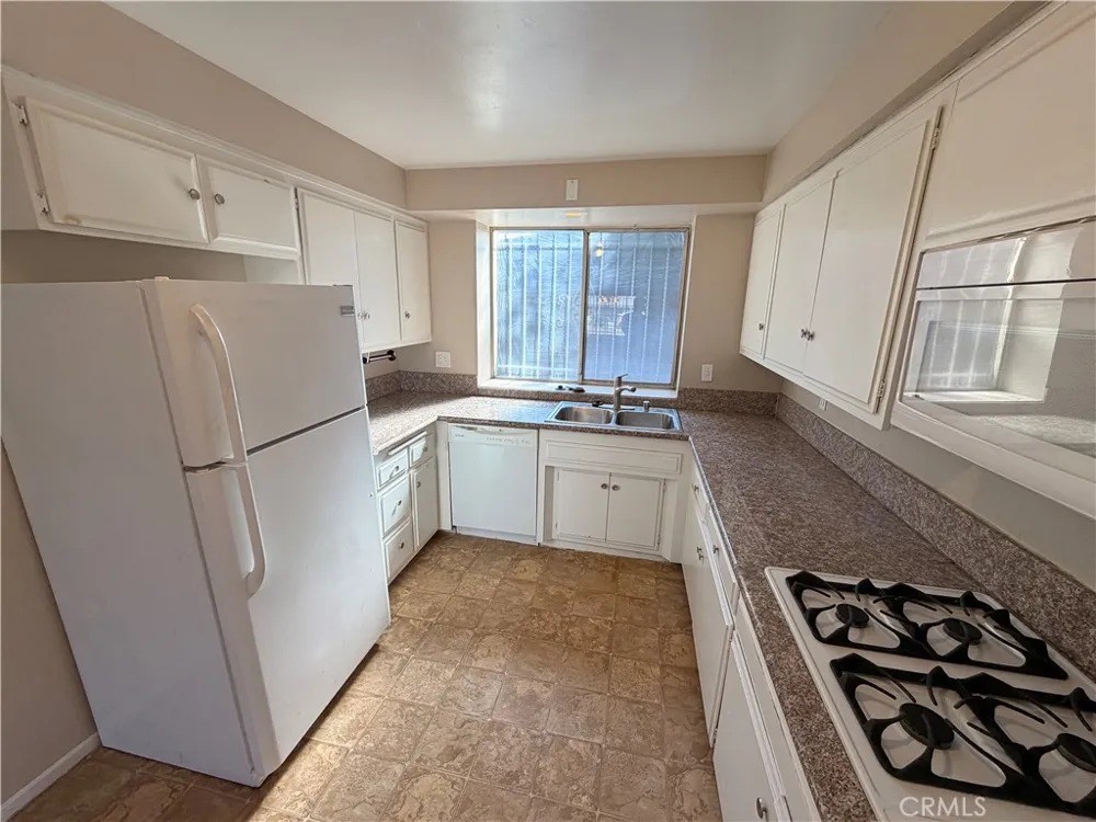 19442 Cliveden Carson, CA 90746