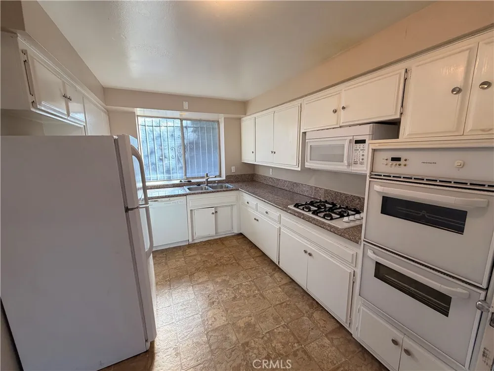 19442 Cliveden Carson, CA 90746