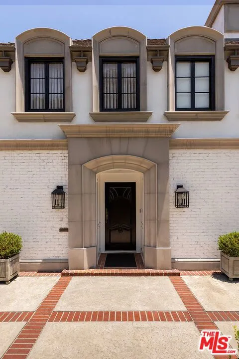 908 Rexford Drive Beverly Hills, CA 90210