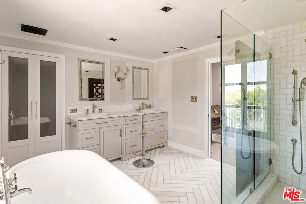 908 Rexford Drive Beverly Hills, CA 90210