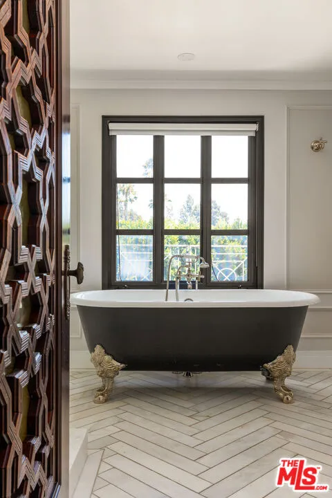 908 Rexford Drive Beverly Hills, CA 90210