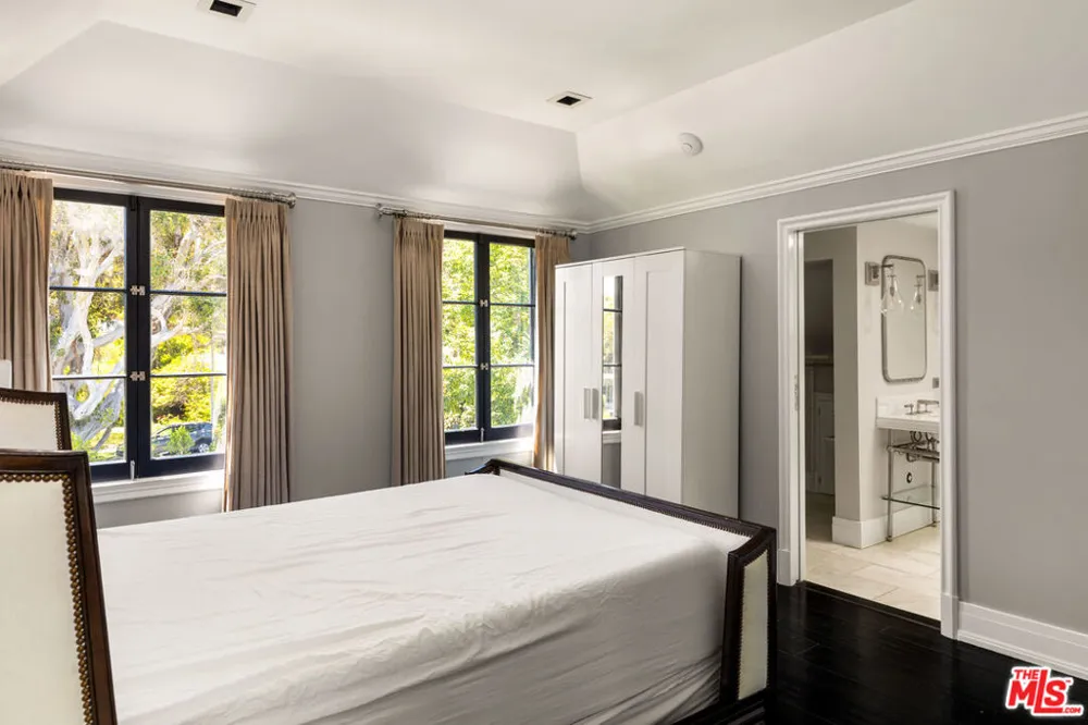 908 Rexford Drive Beverly Hills, CA 90210